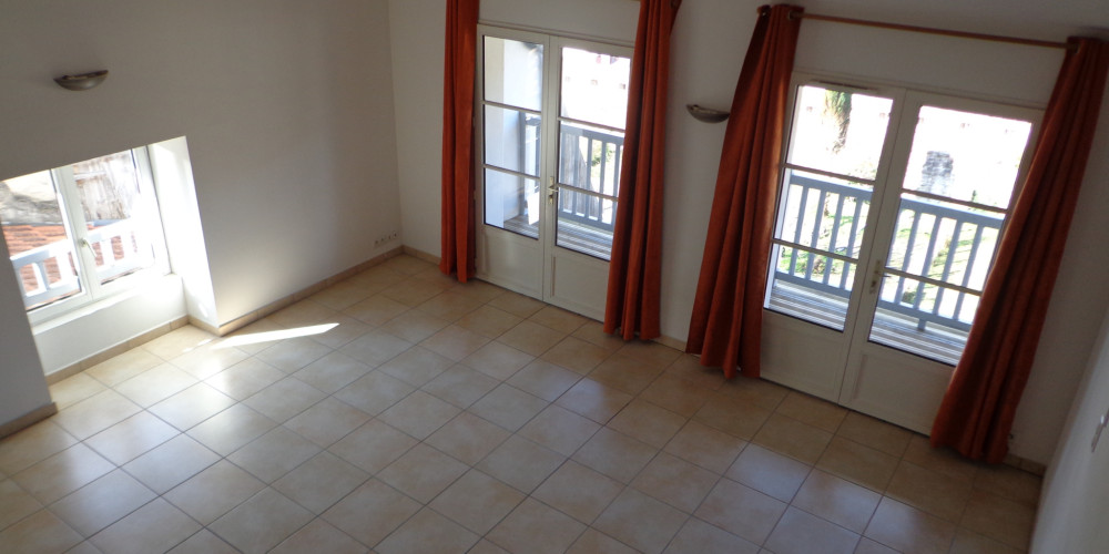 appartement à ST JEAN PIED DE PORT (64220)